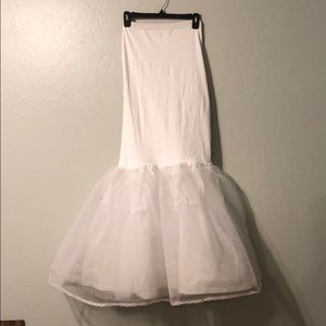David’s Bridal trumpet slip XS